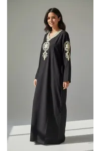 Jebba Longue pour Femme avec Broderies Royales | Mode Tunisie