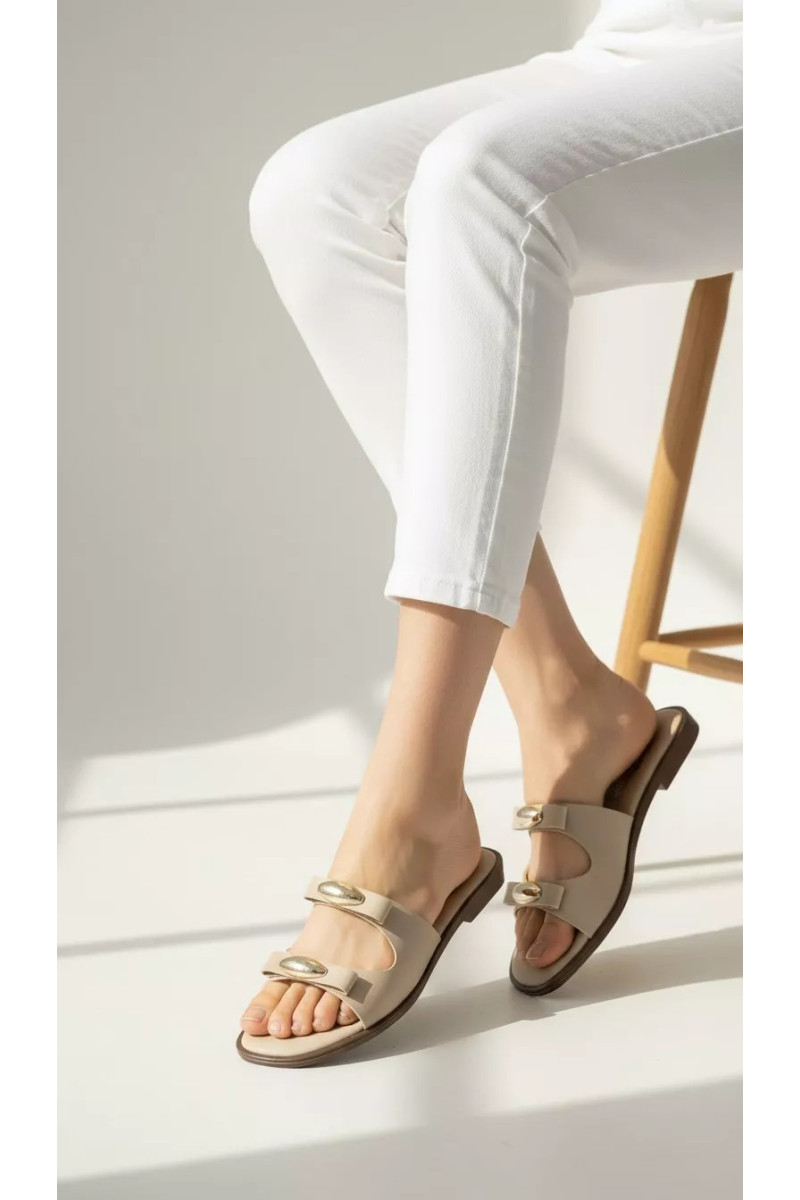 Mules Plates pour Femme avec Détails Dorés | Mode Tunisie