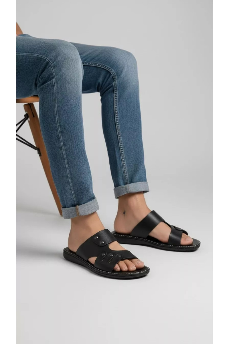 Mules pour Homme à Brides Ajourées et Détails Rivets | Tunisie