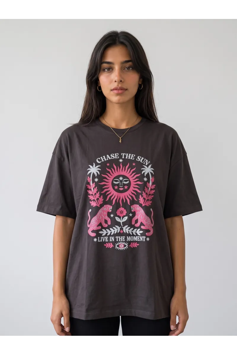 T-shirt Oversize Graphique Femme "Chase The Sun" | Tunisie