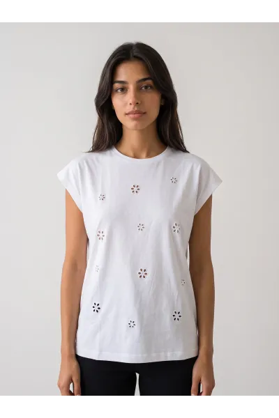 Haut Femme à Broderies Anglaises Ajourées & Col Rond | Tunisie