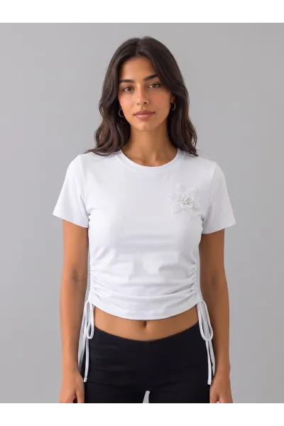 T-shirt Ajusté Femme à Fronces & Fleur Brodée | Tunisie