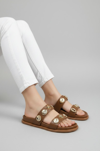 Mule Femme avec Motifs Métalliques Coquillage | Chaussure Tendance Tunisie